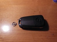 DSCN2302.jpg (125.12 KiB) Zobrazeno 14890 x kovové logo Opel z původního klíče