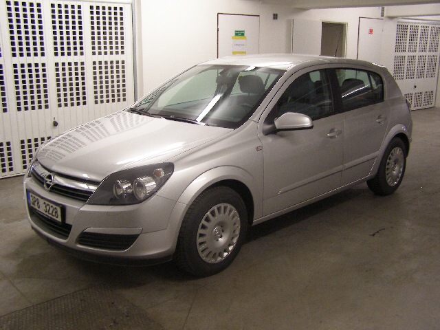 Astra H 1.6 by corsaczek 