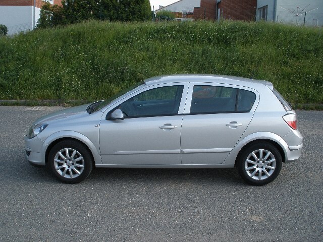 Astra H 1.6 by corsaczek 