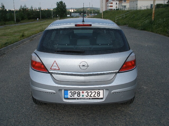 Astra H 1.6 by corsaczek 