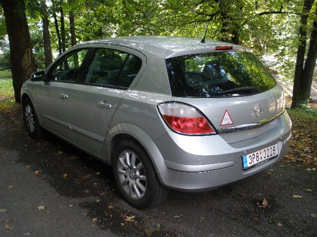 Astra H 1.6 by corsaczek 