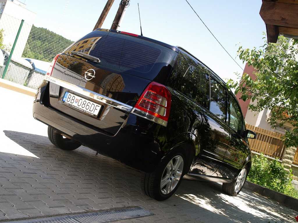 Opel Zafira 1.8 Enjoy