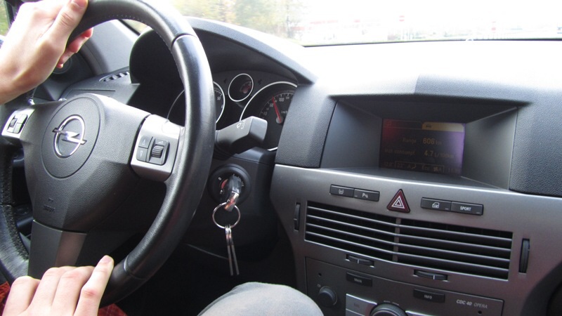 OPEL ASTRA H 1.8 COSMO