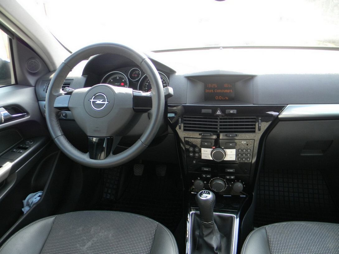 Q-čkové H-čko - Opel Astra Caravan 1.7CDTi 