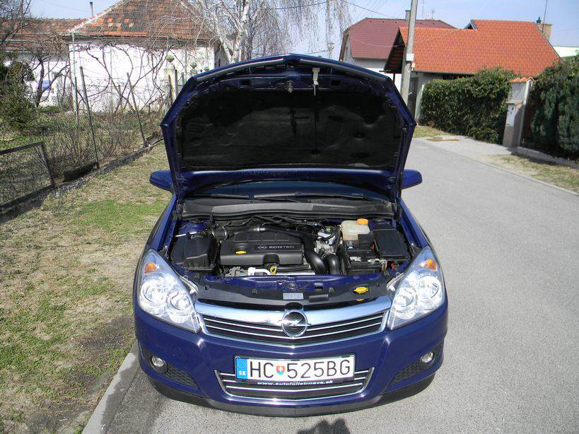 Q-čkové H-čko - Opel Astra Caravan 1.7CDTi 