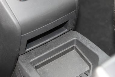 Návod na instalaci držáku jednotky MKJ v Opel Zafira B