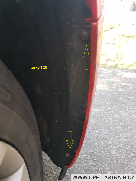 Výměna xenonové výbojky Opel Astra H 10