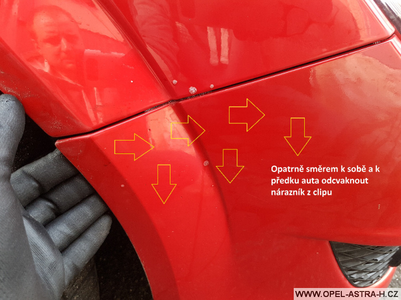 Výměna xenonové výbojky Opel Astra H 12
