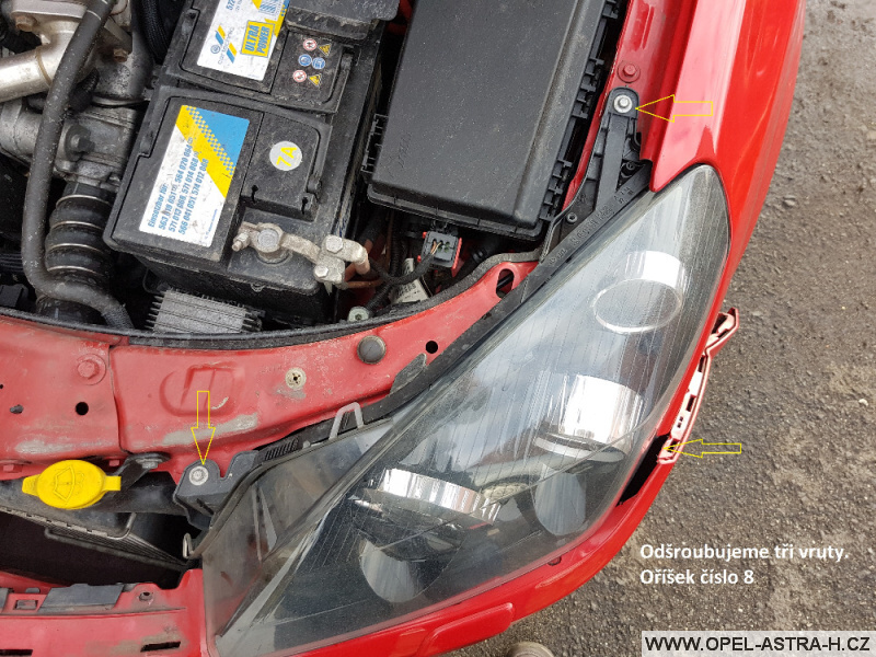 Výměna xenonové výbojky Opel Astra H 15