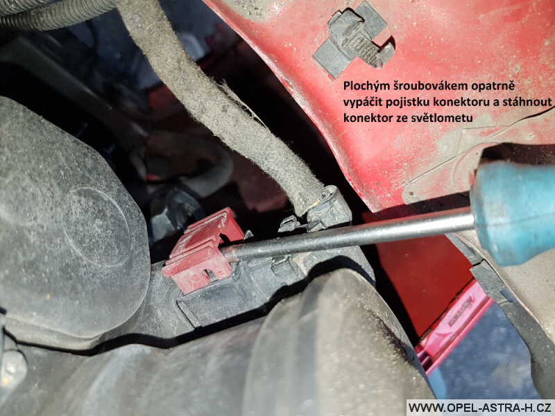 Výměna xenonové výbojky Opel Astra H 23