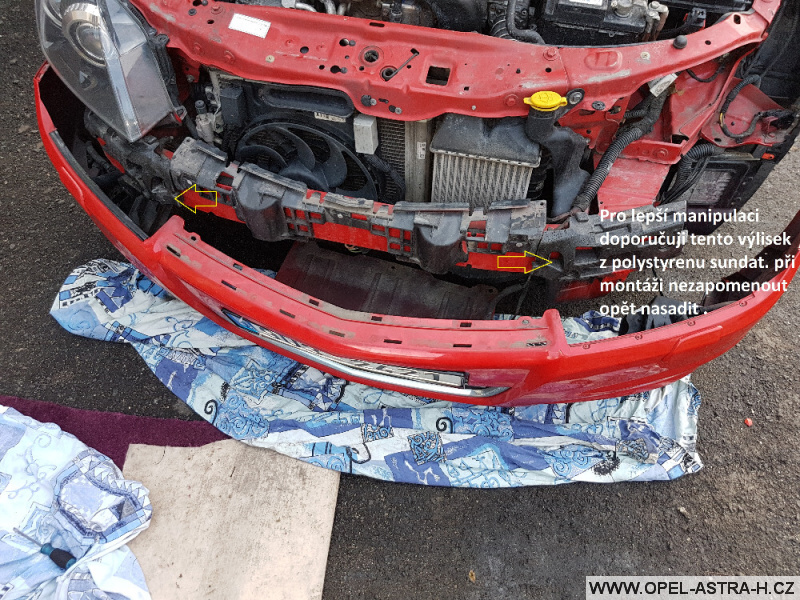 Výměna xenonové výbojky Opel Astra H 24