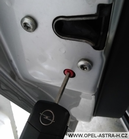 Dětská pojistka Opel Astra H 2