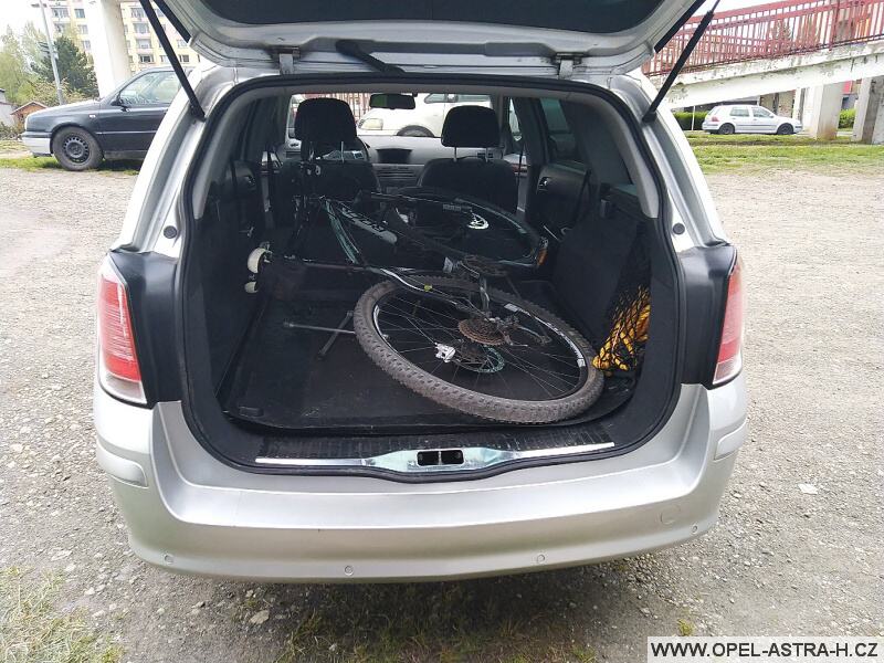 Jak složit kolo do auta - Opel Astra H karavan