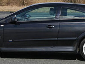 Opel Astra H GTC je pěkný třídveřový hatchback