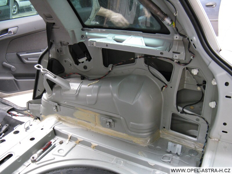 Opel astra h kufr