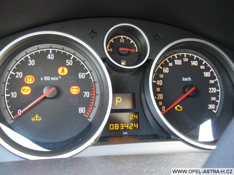opel astra h přístrojovka